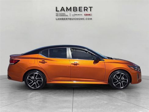 Used 2024 Nissan Sentra SR FWD image 6
