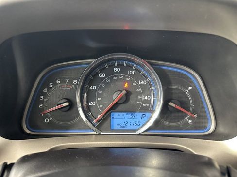 Used 2015 Toyota RAV4 Limited image 17