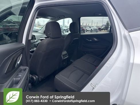 Used 2024 GMC Terrain SLE image 12