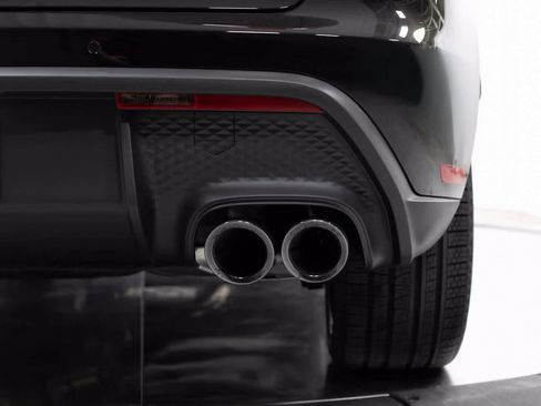 Certified 2025 Porsche Macan Turbo image 37