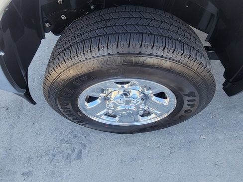 Used 2024 RAM 3500 Tradesman w/ Chrome Appearance Group image 35