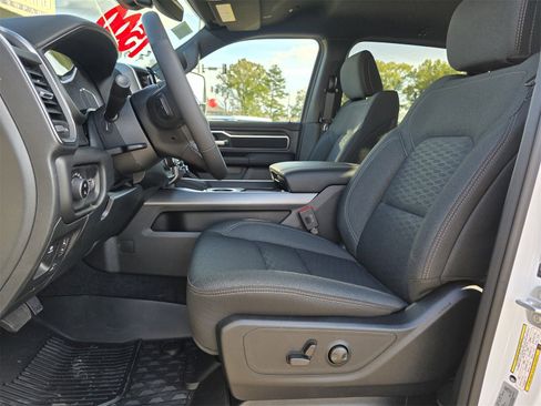 New 2026 RAM 1500 4x4 Crew Cab image 10