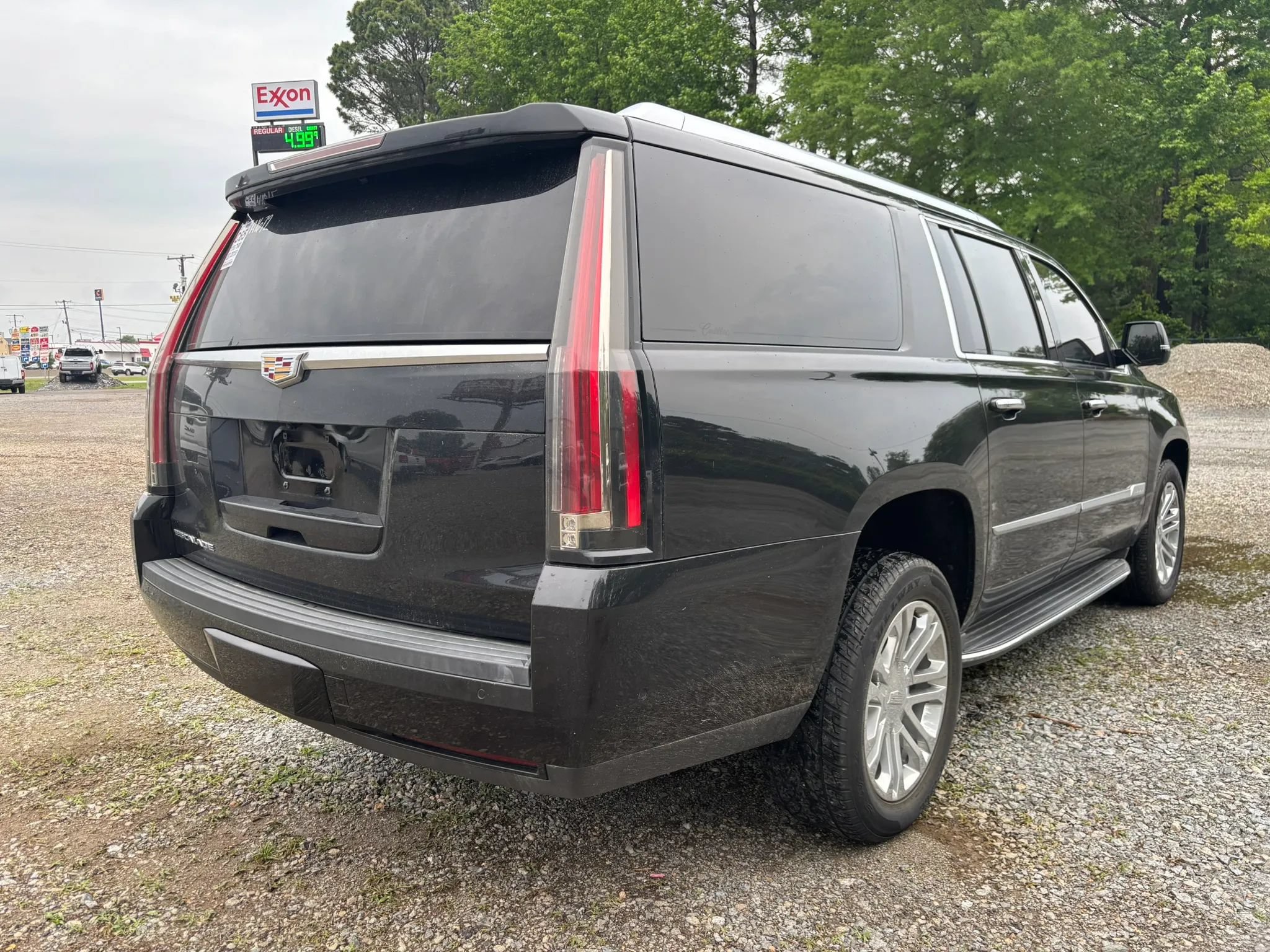 Used 2019 Cadillac Escalade ESV 2WD image 9