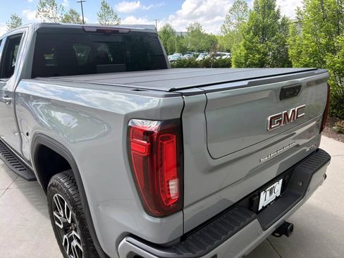 Used 2025 GMC Sierra 1500 AT4 w/ AT4 Premium Package AWD/4WD image 9