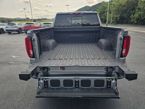 Used 2025 GMC Sierra 1500 Denali w/ Denali Reserve Package AWD/4WD image 11