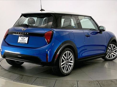 Certified 2025 MINI Cooper 2-Door Hardtop image 12