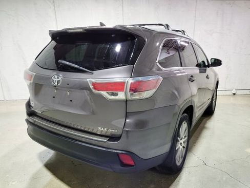Used 2016 Toyota Highlander XLE image 22