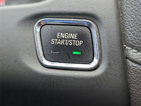 Used 2017 GMC Acadia SLT FWD image 25