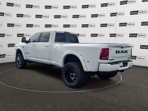 Used 2026 RAM 3500 Laramie AWD/4WD image 4