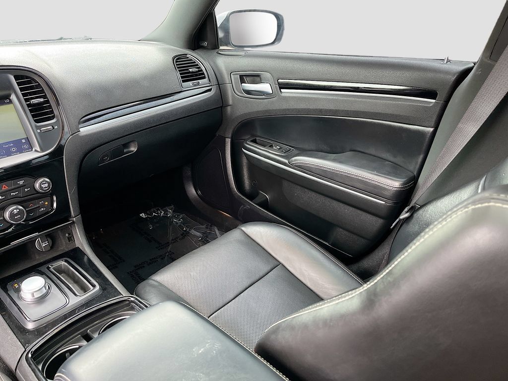 Used 2023 Chrysler 300 S w/ Comfort Group RWD image 25