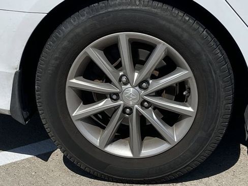 Used 2019 Hyundai Sonata SE w/ Winter Weather Package image 9