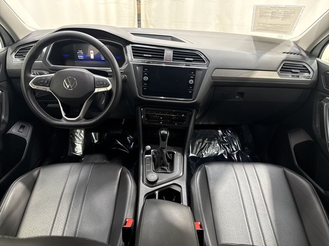 Used 2024 Volkswagen Tiguan SE AWD/4WD image 21