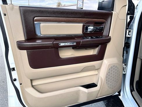 Used 2015 RAM 2500 Laramie w/ Convenience Group image 9