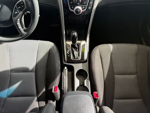 Used 2014 Hyundai Elantra GT FWD image 17