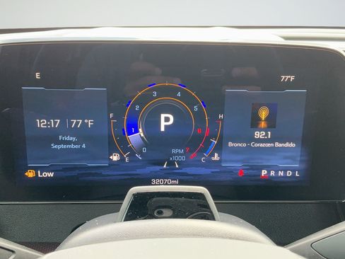 Used 2024 Chevrolet Traverse RS FWD image 13