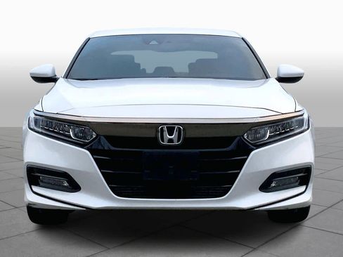 Used 2018 Honda Accord Sport image 3