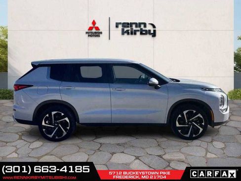Used 2022 Mitsubishi Outlander SE image 8