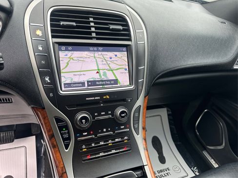 Used 2019 Lincoln Nautilus Select w/ Cargo Utility Package image 23