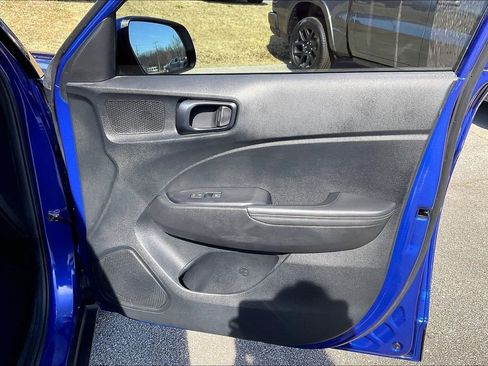 Used 2025 Hyundai Venue Limited image 23