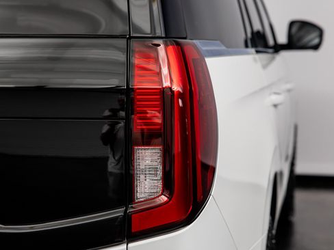 Used 2025 Ford Expedition Active AWD/4WD image 19