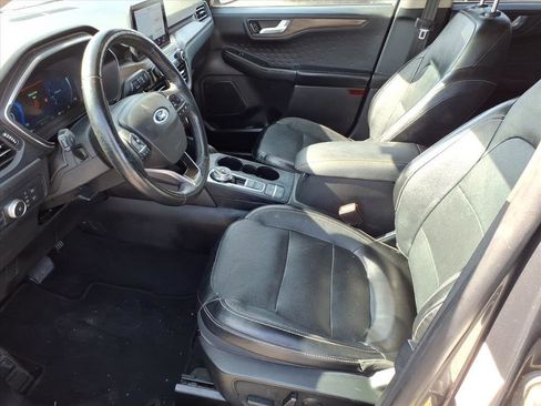 Used 2020 Ford Escape Titanium image 11