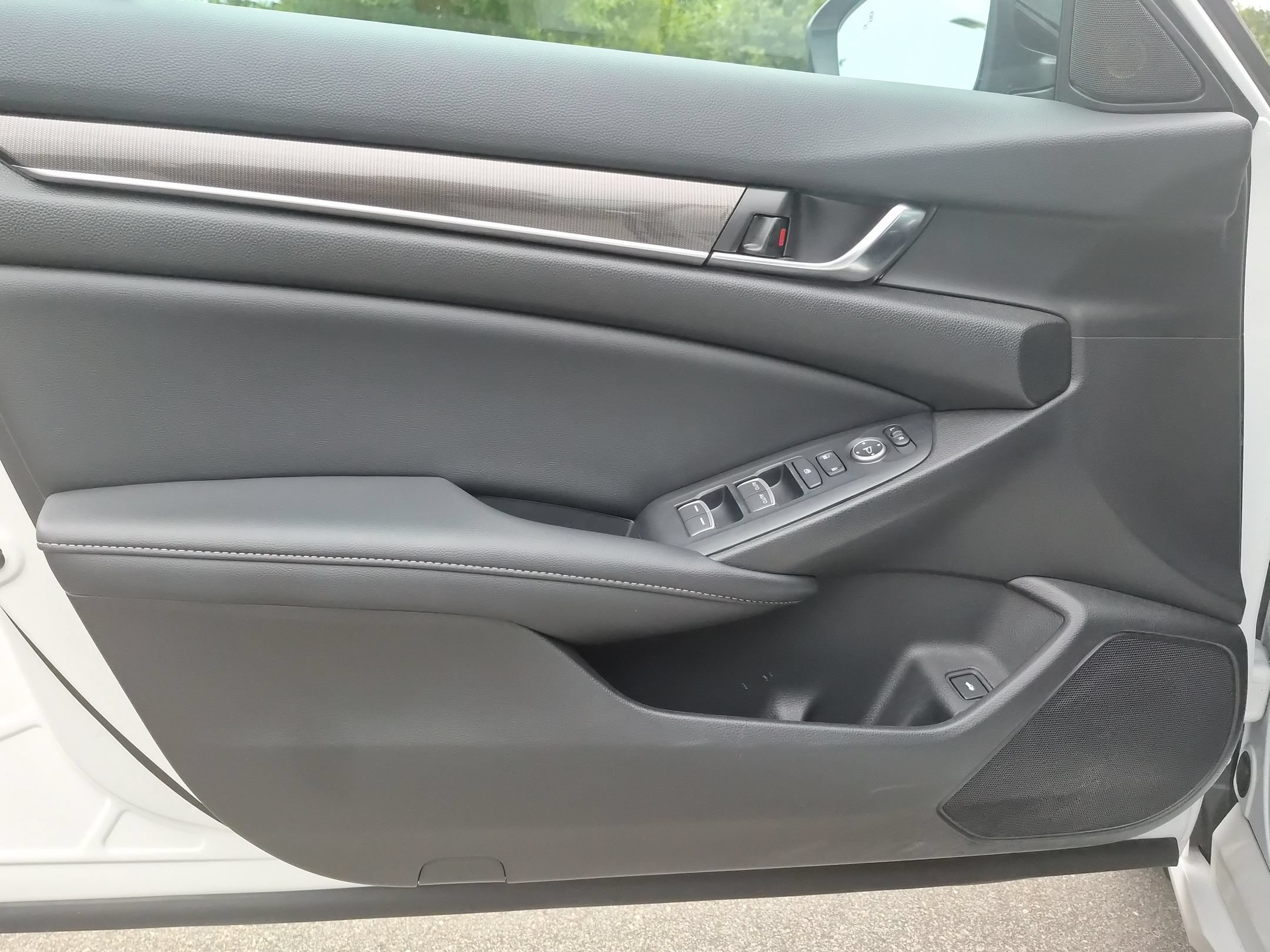 Used 2022 Honda Accord Sport image 13
