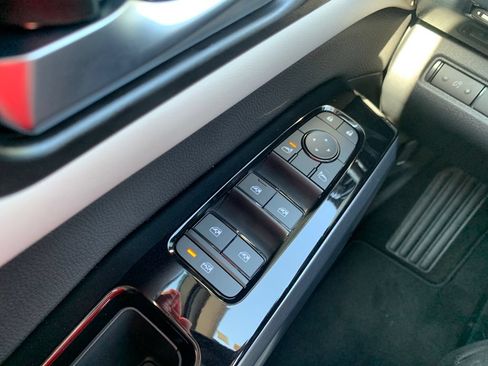 New 2026 Nissan Pathfinder SL w/ SL Premium Package FWD image 18
