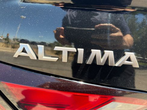 Used 2024 Nissan Altima 2.5 SR w/ SR Premium Package FWD image 33