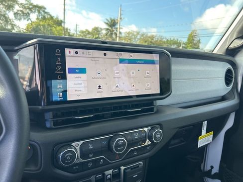 New 2026 Jeep Gladiator Sport image 12