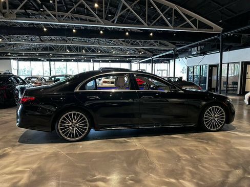 Used 2022 Mercedes-Benz S 580 4MATIC Sedan image 6