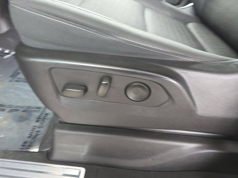 Used 2023 Chevrolet Silverado 1500 LT image 23