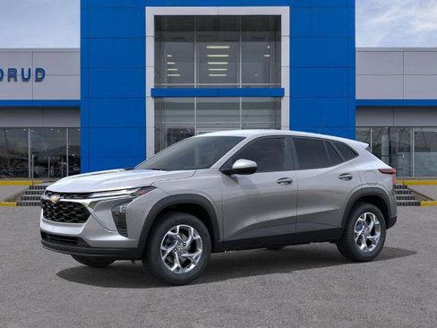 New 2026 Chevrolet Trax LS image 2