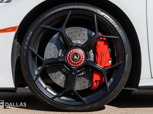 Used 2020 Lamborghini Huracan EVO image 8