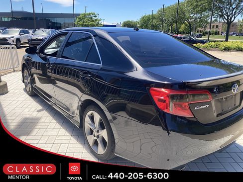 Used 2012 Toyota Camry SE w/ Leather Pkg FWD image 1