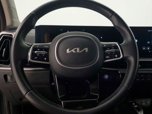 Used 2024 Kia Sorento S image 16