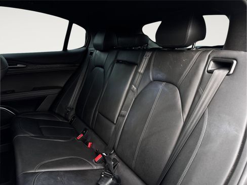 Used 2022 Alfa Romeo Stelvio Sprint image 23