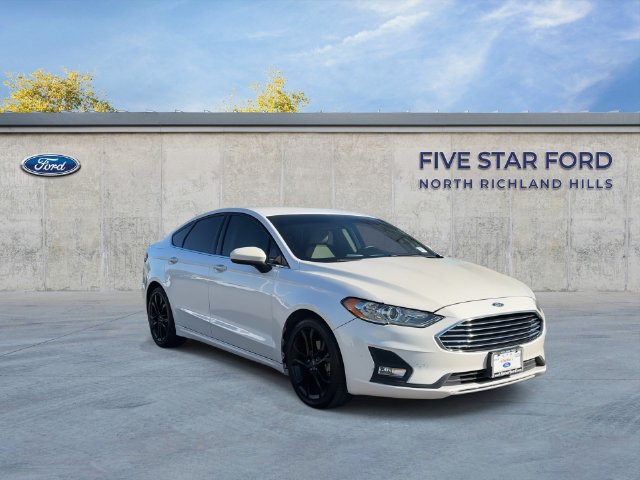 Used 2019 Ford Fusion SE w/ Equipment Group 151A FWD image 2
