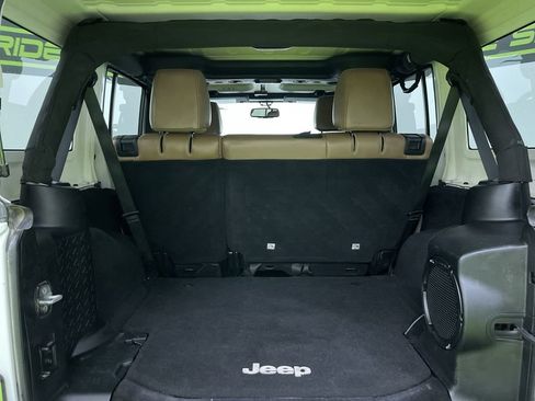 Used 2014 Jeep Wrangler Unlimited Sahara w/ Connectivity Group image 27