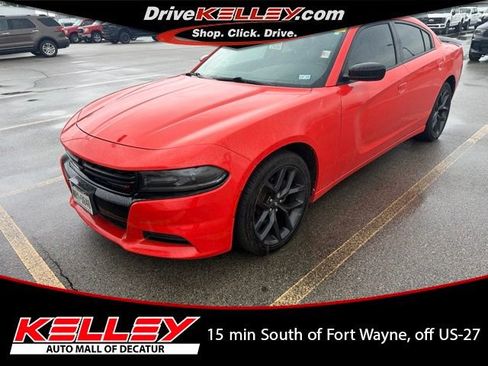 Used 2020 Dodge Charger SXT w/ Blacktop Package RWD image 1
