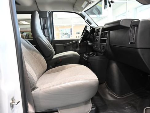 Used 2023 GMC Savana 3500 LS image 11