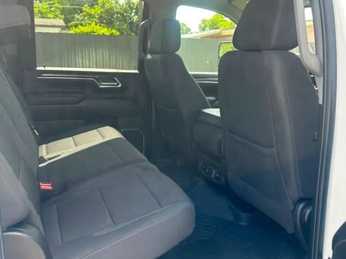 Used 2024 Chevrolet Silverado 2500 LT AWD/4WD image 12
