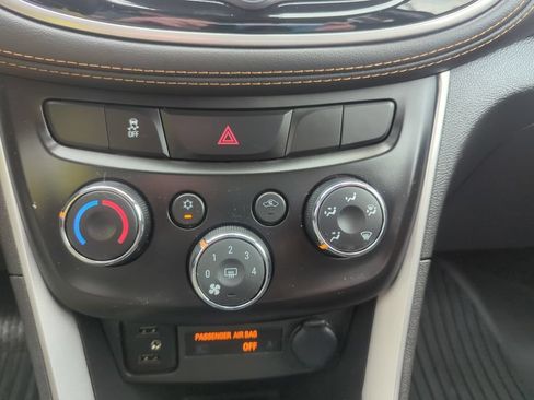 Certified 2020 Chevrolet Trax LT FWD image 23