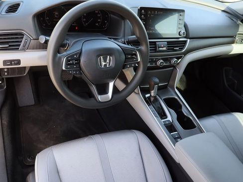 Used 2019 Honda Accord EX image 10