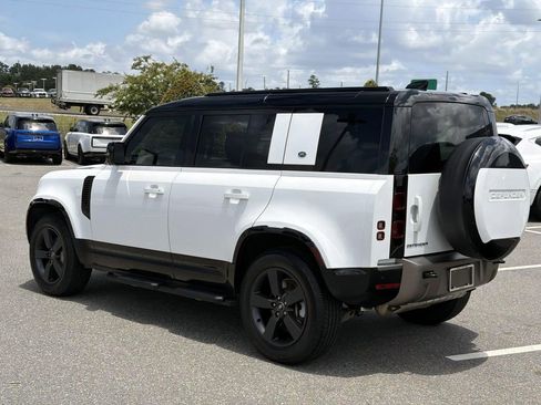 Used 2024 Land Rover Defender 110 X-Dynamic SE AWD/4WD image 3