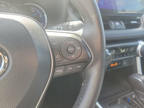 Used 2023 Toyota RAV4 XSE AWD/4WD image 25