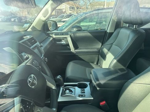 Used 2019 Toyota 4Runner SR5 Premium image 2