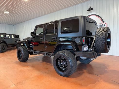Used 2014 Jeep Wrangler Unlimited Sahara AWD/4WD image 10