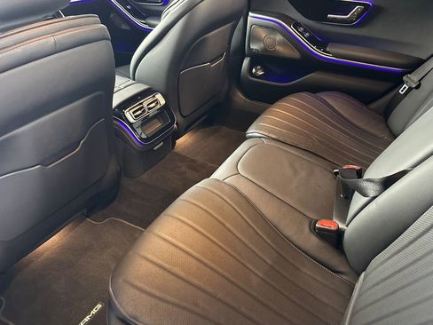 Used 2022 Mercedes-Benz S 500 4MATIC w/ AMG Line Package image 12