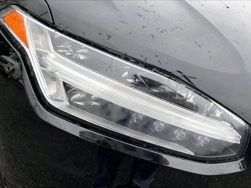 Used 2018 Volvo XC90 T5 Momentum w/ Convenience Package image 27