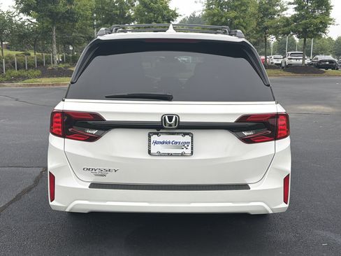 Certified 2026 Honda Odyssey EX-L image 8